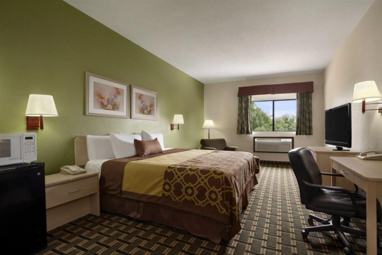Days Inn By Wyndham צ'יילדרס מראה חיצוני תמונה