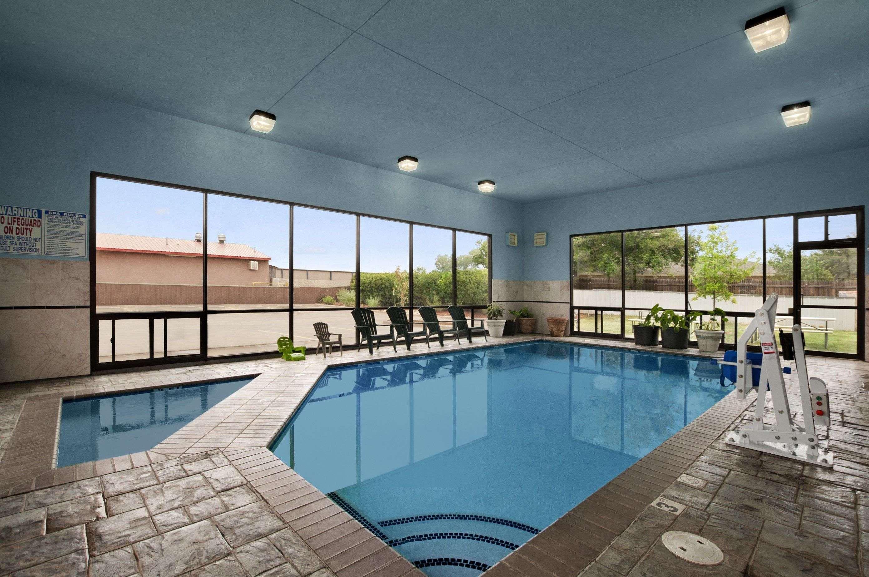Days Inn By Wyndham צ'יילדרס מראה חיצוני תמונה