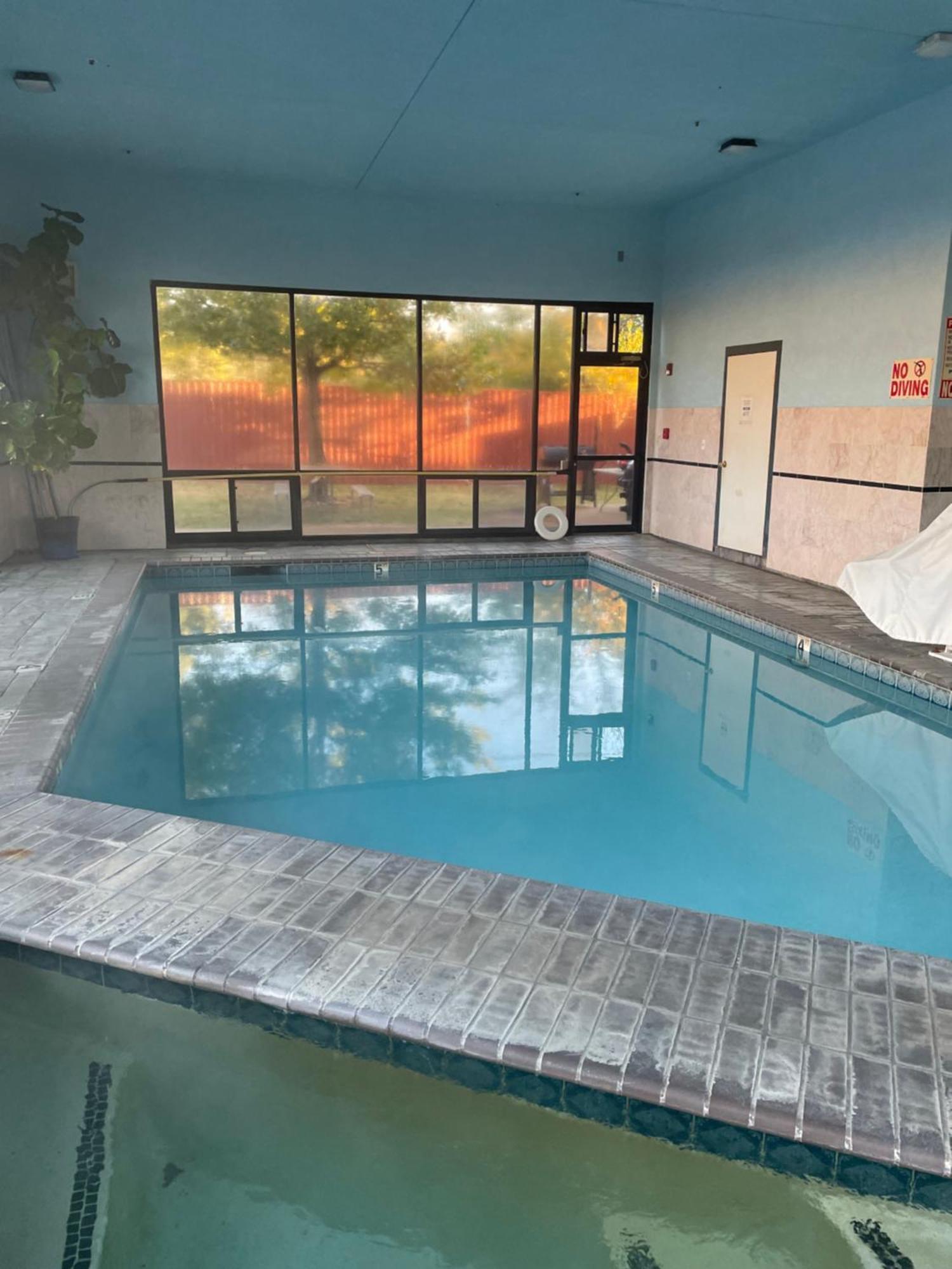 Days Inn By Wyndham צ'יילדרס מראה חיצוני תמונה