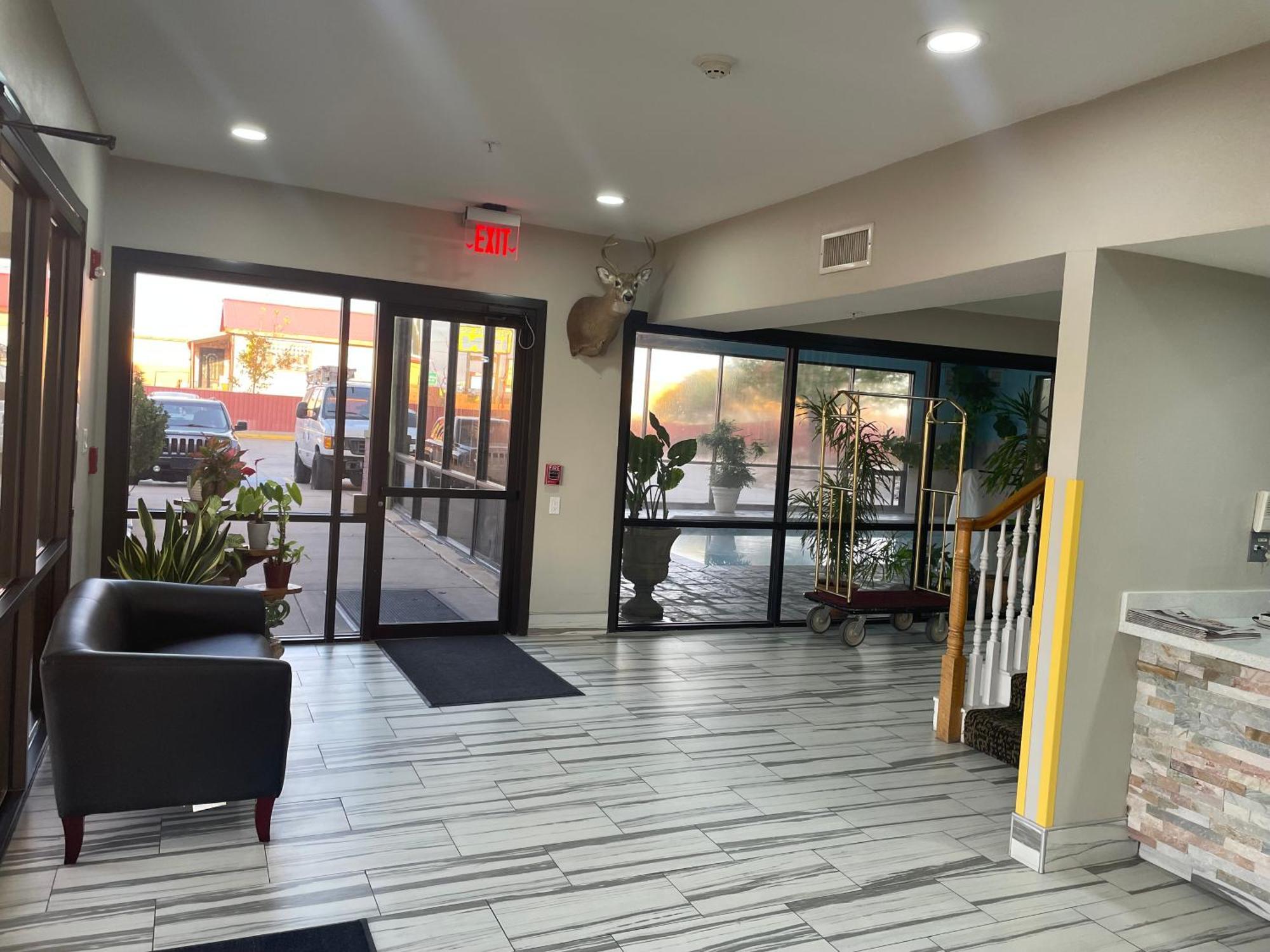 Days Inn By Wyndham צ'יילדרס מראה חיצוני תמונה